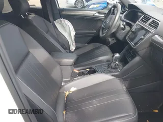 2024 Volkswagen Tiguan SE R-Line Black with VIN 3VVCB7AX6RM093792, listed as a IAAI auction lot 42117670 with 15,379 mi miles and . Bid and sale history available at DreamBid. Image 5.