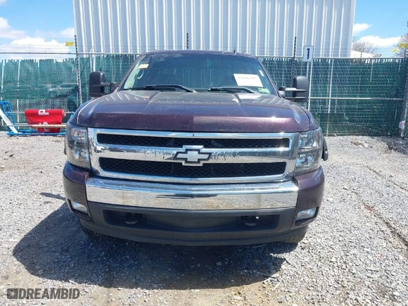 2008 Chevrolet Silverado 1500 LT w/1LT with VIN 2GCEK13M781169033, listed as a IAAI auction lot 42046307 with 153,468 mi miles. Bid and sale history available at carsss.com. Image 12.