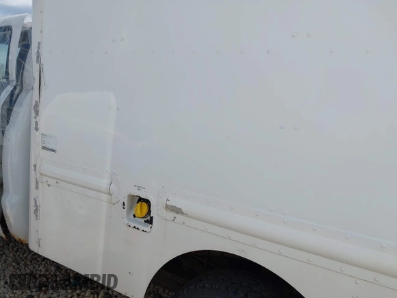 2015 Ford F-250 XL с VIN 1FDBF2B60FED21726, выставлен на аукционе IAAI как лот 42459683 с пробегом 355 935 миль миль и . История ставок и продаж доступна на DreamBid. Изображение 13.