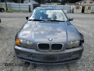 2001 BMW 3 Series 325i with VIN WBAAV33421FU88529, listed as a Copart auction lot 68473354 with 158,806 mi miles and Salvage Title. Bid and sale history available at carsss.com. Image 5.