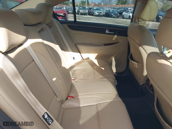 2013 Hyundai Genesis 3.8L with VIN KMHGC4DD1DU237732, listed as a IAAI auction lot 41911514 with 121,266 mi miles. Bid and sale history available at carsss.com. Image 8.