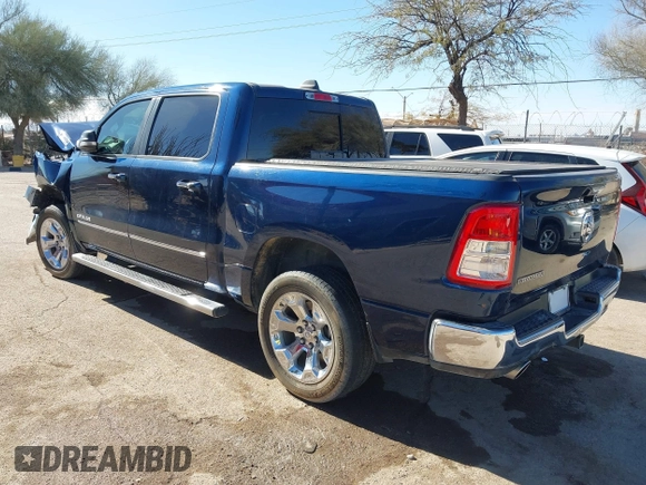 2019 Ram 1500 Big Horn z VIN 1C6RREFT4KN769061, wystawiony jako IAAI lot #41356744 z przebiegiem Nie podano mil oraz . Historia ofert i sprzedaży dostępna na DreamBid. Obrazek 3.