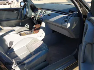 1997 Mercedes-Benz E-Class with VIN WDBJF55F6VJ032691, listed as a IAAI auction lot 40807926 with 215,262 mi miles. Bid and sale history available at carsss.com. Image 5.
