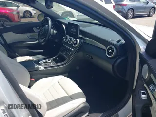 2016 Mercedes-Benz C 450 AMG z VIN 55SWF6EB2GU130541, wystawiony jako IAAI lot #42228358 z przebiegiem 120 970 mil mil oraz . Historia ofert i sprzedaży dostępna na DreamBid. Obrazek 5.