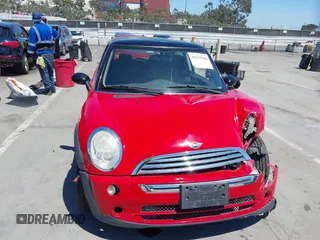 2005 MINI Hardtop z VIN WMWRC33485TJ65604, wystawiony jako IAAI lot #42239566 z przebiegiem 145 149 mil mil oraz . Historia ofert i sprzedaży dostępna na DreamBid. Obrazek 12.