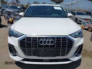 2019 Audi Q3 S line Premium z VIN WA1DECF39K1079763, wystawiony jako IAAI lot #42160517 z przebiegiem 66 924 mil mil oraz . Historia ofert i sprzedaży dostępna na DreamBid. Obrazek 12.