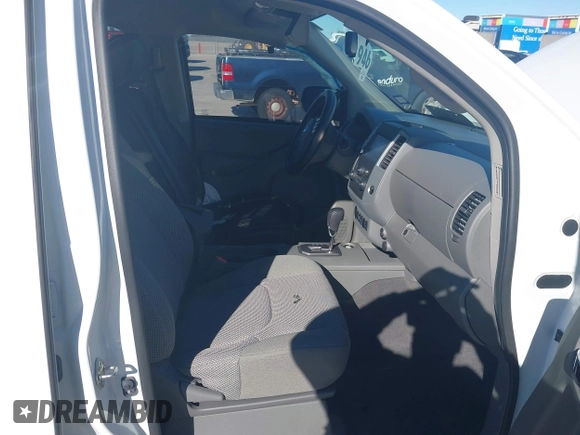 2020 Nissan Frontier SV z VIN 1N6ED0EA8LN715866, wystawiony jako IAAI lot #40888922 z przebiegiem 34 374 mil mil oraz . Historia ofert i sprzedaży dostępna na DreamBid. Obrazek 5.