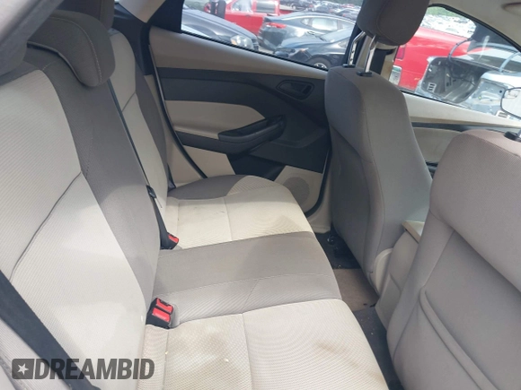 2012 Ford Focus SE z VIN 1FAHP3K27CL270382, wystawiony jako IAAI lot #42317068 z przebiegiem 152 591 mil mil oraz . Historia ofert i sprzedaży dostępna na DreamBid. Obrazek 8.