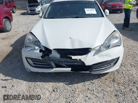 2010 Hyundai Genesis Coupe Grand Touring z VIN KMHHU6KH2AU023718, wystawiony jako IAAI lot #42090880 z przebiegiem 228 944 mil mil oraz . Historia ofert i sprzedaży dostępna na DreamBid. Obrazek 6.
