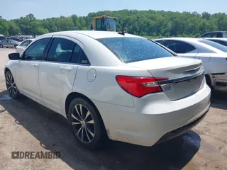 2014 Chrysler 200 Touring with VIN 1C3CCBBB1EN186547, listed as a IAAI auction lot 42141924 with 193,540 mi miles. Bid and sale history available at carsss.com. Image 3.