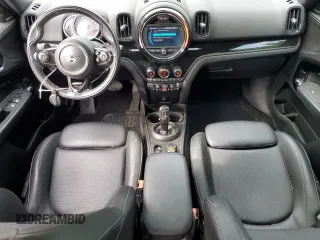 2020 MINI Countryman Cooper S with VIN WMZYX1C06L3L48761, listed as a Copart auction lot 68270454 with 23,940 mi miles and Salvage Title. Bid and sale history available at carsss.com. Image 8.