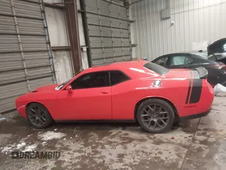2019 Dodge Challenger R/T Scat Pack z VIN 2C3CDZFJ3KH626859, wystawiony jako IAAI lot #41558014 z przebiegiem 75 693 mil mil oraz . Historia ofert i sprzedaży dostępna na DreamBid. Obrazek 14.