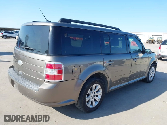 2012 Ford Flex SE with VIN 2FMGK5BC9CBD08666, listed as a IAAI auction lot 41962761 with 208,525 mi miles. Bid and sale history available at carsss.com. Image 4.
