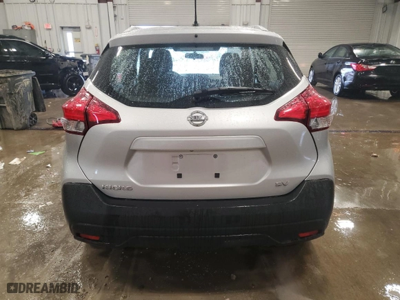 2018 Nissan Kicks SR with VIN 3N1CP5CU6JL541145, listed as a Copart auction lot 48081725 with 43,828 mi miles and Clean Title. Bid and sale history available at carsss.com. Image 6.