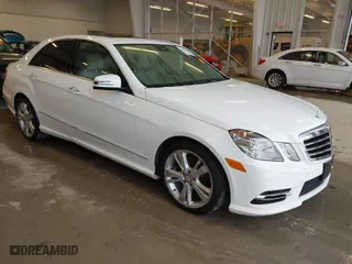 2013 Mercedes-Benz E-Class E 350 Luxury with VIN WDDHF8JBXDA745134, listed as a IAAI auction lot 41560286 with 125,208 mi miles. Bid and sale history available at carsss.com. Image 1.