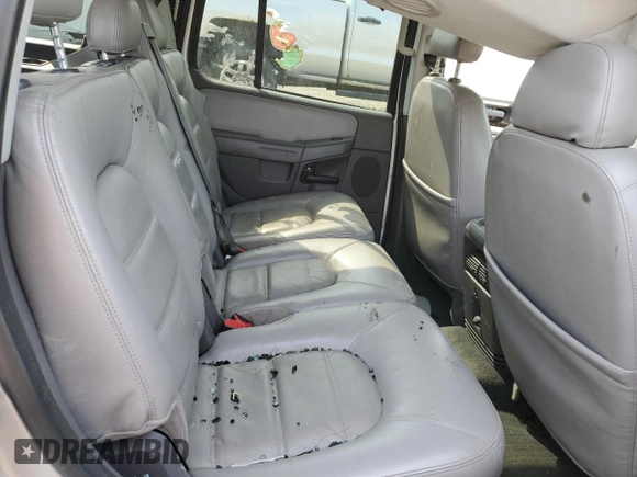 2005 Ford Explorer XLT с VIN 1FMZU63K85UA77934, выставлен на аукционе Copart как лот 60701125 с пробегом Не указан миль и На запчасти • Non repairable. История ставок и продаж доступна на DreamBid. Изображение 11.