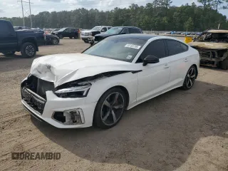 2023 Audi A5 Sportback S line Premium Plus z VIN WAUFACF57PA021585, wystawiony jako Copart lot #55103705 z przebiegiem Nie podano mil oraz Szkoda całkowita • Salvage title. Historia ofert i sprzedaży dostępna na DreamBid. Obrazek 1.
