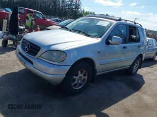 2000 Mercedes-Benz M-Class with VIN 4JGAB54E7YA146298, listed as a IAAI auction lot 42146029 with 1 mi miles. Bid and sale history available at carsss.com. Image 2.