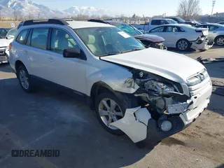 2014 Subaru Outback 2.5i with VIN 4S4BRBAC7E3271755, listed as a IAAI auction lot 41422901 with 139,510 mi miles. Bid and sale history available at carsss.com. Image 1.