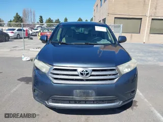 2013 Toyota Highlander with VIN 5TDBK3EH5DS186463, listed as a IAAI auction lot 41754744 with 251,850 mi miles. Bid and sale history available at carsss.com. Image 13.