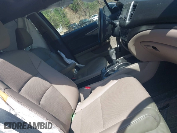 2019 Honda Ridgeline RTL z VIN 5FPYK2F59KB003664, wystawiony jako IAAI lot #42107221 z przebiegiem 69 388 mil mil oraz . Historia ofert i sprzedaży dostępna na DreamBid. Obrazek 5.