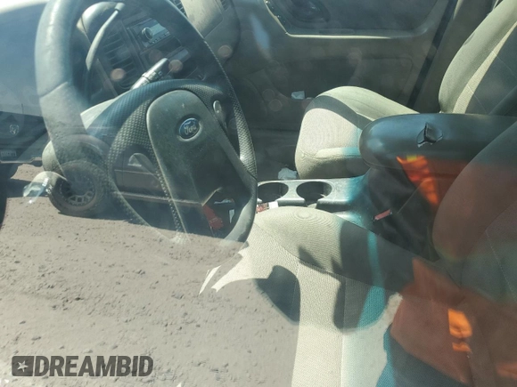 2002 Ford Escape XLT Choice с VIN 1FMYU04172KA54070, выставлен на аукционе Copart как лот 60696405 с пробегом Не указан миль и Чистый • Clean title. История ставок и продаж доступна на DreamBid. Изображение 7.