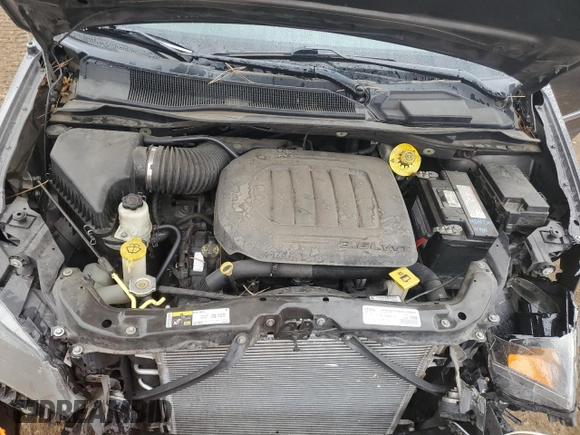 2015 Chrysler Town & Country S with VIN 2C4RC1HG5FR699937, listed as a Copart auction lot 78330864 with 88,279 mi miles and Salvage Title. Bid and sale history available at DreamBid. Image 12.