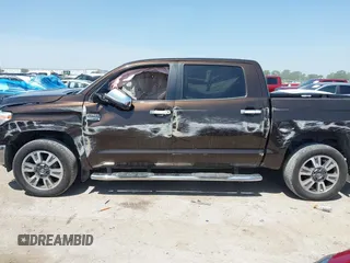 2018 Toyota Tundra SR5 z VIN 5TFAW5F18JX699080, wystawiony jako IAAI lot #42242945 z przebiegiem Nie podano mil oraz . Historia ofert i sprzedaży dostępna na DreamBid. Obrazek 14.