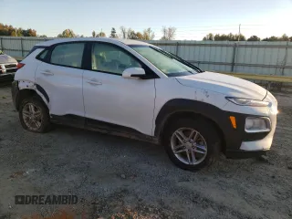 2021 Hyundai Kona SE z VIN KM8K1CAA8MU657962, wystawiony jako Copart lot #49320805 z przebiegiem 84 977 mil mil oraz Szkoda całkowita • Salvage title. Historia ofert i sprzedaży dostępna na DreamBid. Obrazek 4.