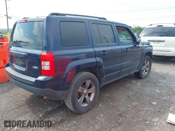 2015 Jeep Patriot High Altitude z VIN 1C4NJRFB9FD424889, wystawiony jako IAAI lot #42812531 z przebiegiem 140 173 mil mil oraz . Historia ofert i sprzedaży dostępna na DreamBid. Obrazek 4.