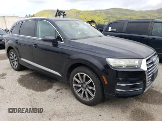 2017 Audi Q7 Premium Plus with VIN WA1LAAF7XHD018234, listed as a Copart auction lot 52862915 with 128,713 mi miles and Clean Title. Bid and sale history available at DreamBid. Image 4.