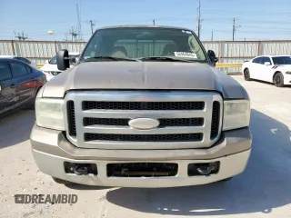2005 Ford F-250 XL z VIN 1FTSW20535EC02484, wystawiony jako Copart lot #52464845 z przebiegiem Nie podano mil oraz Tytuł czysty. Historia ofert i sprzedaży dostępna na DreamBid. Obrazek 5.