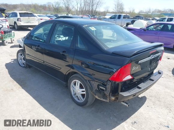 2000 Ford Focus SE with VIN 1FAFP3436YW262356, listed as a IAAI auction lot 42092884 with 123,618 mi miles and . Bid and sale history available at carsss.com. Image 3.
