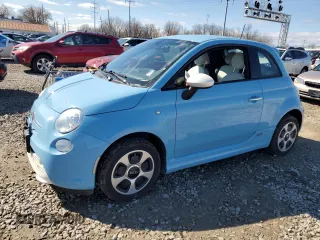 2016 FIAT 500e with VIN 3C3CFFGEXGT170268, listed as a Copart auction lot 48843145 with 27,323 mi miles and Salvage Title. Bid and sale history available at carsss.com. Image 1.