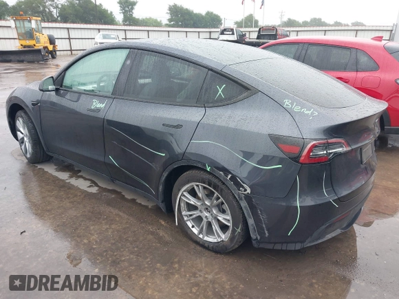 2024 Tesla Model Y Long Range z VIN 7SAYGDEE5RA260614, wystawiony jako IAAI lot #42191551 z przebiegiem 16 375 mil mil oraz . Historia ofert i sprzedaży dostępna na DreamBid. Obrazek 3.