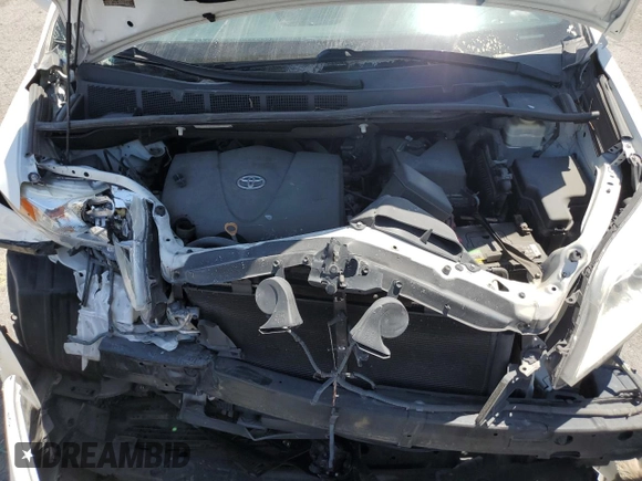 2018 Toyota Sienna LE Auto Access Seat with VIN 5TDKZ3DC4JS920443, listed as a Copart auction lot 58935935 with 128,045 mi miles and Salvage title. Bid and sale history available at DreamBid. Image 12.
