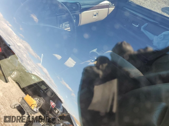 1999 Cadillac DeVille DHS z VIN 1G6KE54Y5XU721363, wystawiony jako Copart lot #79227924 z przebiegiem Nie podano mil oraz Szkoda całkowita • Salvage title. Historia ofert i sprzedaży dostępna na DreamBid. Obrazek 8.
