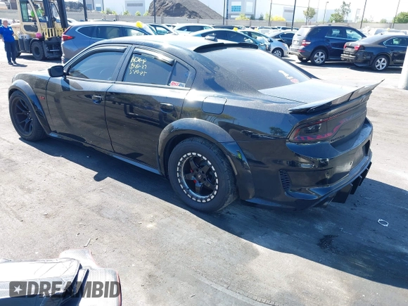 2019 Dodge Charger SRT Hellcat z VIN 2C3CDXL91KH749445, wystawiony jako IAAI lot #42300340 z przebiegiem 68 224 mil mil oraz . Historia ofert i sprzedaży dostępna na DreamBid. Obrazek 3.