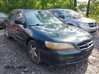 1998 Honda Accord EX z VIN 1HGCG6676WA193484, wystawiony jako IAAI lot #42273540 z przebiegiem 339 827 mil mil oraz . Historia ofert i sprzedaży dostępna na DreamBid. Obrazek 1.