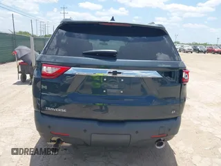 2018 Chevrolet Traverse LT Cloth z VIN 1GNERGKW0JJ242781, wystawiony jako IAAI lot #42458318 z przebiegiem 16 177 mil mil oraz . Historia ofert i sprzedaży dostępna na DreamBid. Obrazek 16.