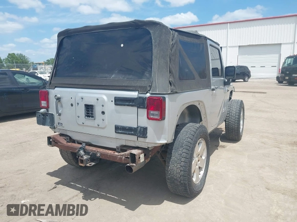 2009 Jeep Wrangler X with VIN 1J4FA24189L755392, listed as a IAAI auction lot 42176130 with 97,644 mi miles and . Bid and sale history available at DreamBid. Image 4.