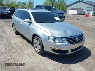 2008 Volkswagen Passat Komfort z VIN WVWLK73C38E053716, wystawiony jako IAAI lot #42176595 z przebiegiem 134 738 mil mil oraz . Historia ofert i sprzedaży dostępna na DreamBid. Obrazek 1.