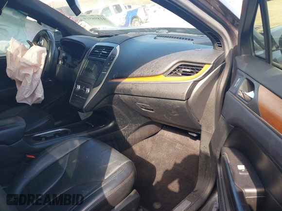 2017 Lincoln MKC Reserve с VIN 5LMCJ3C90HUL50022, выставлен на аукционе IAAI как лот 41898519 с пробегом 87 517 миль миль и . История ставок и продаж доступна на DreamBid. Изображение 5.
