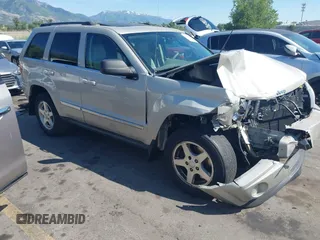 2007 Jeep Grand Cherokee Limited with VIN 1J8HR58PX7C571892, listed as a IAAI auction lot 42432800 with 219,815 mi miles and . Bid and sale history available at DreamBid. Image 1.