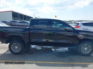 2024 Chevrolet Colorado 2WD LT z VIN 1GCPSCEK1R1210800, wystawiony jako IAAI lot #41999697 z przebiegiem 6 124 mil mil oraz . Historia ofert i sprzedaży dostępna na DreamBid. Obrazek 14.