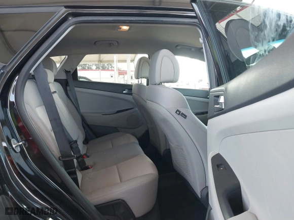 2017 Hyundai Tucson Value with VIN KM8J33A28HU484898, listed as a IAAI auction lot 41847105 with 53,210 mi miles. Bid and sale history available at carsss.com. Image 8.