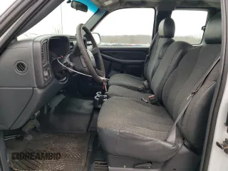 2001 Chevrolet Silverado 1500 LS with VIN 2GCEC19V311333526, listed as a Copart auction lot 46713445 with 157,873 mi miles and Clean Title. Bid and sale history available at carsss.com. Image 7.
