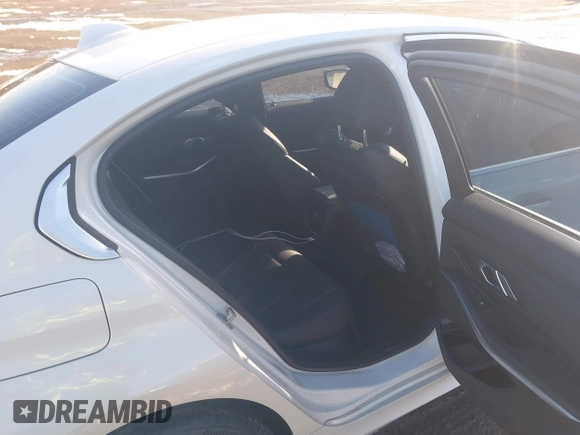 2021 BMW 3 Series 330i xDrive with VIN WBA5R7C05MFL03288, listed as a IAAI auction lot 41492559 with 47,170 mi miles and . Bid and sale history available at DreamBid. Image 8.