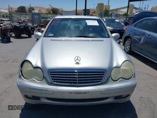 2002 Mercedes-Benz C 230/260/280/320 z VIN WDBRF61JX2F236248, wystawiony jako IAAI lot #42371901 z przebiegiem 204 981 mil mil oraz . Historia ofert i sprzedaży dostępna na DreamBid. Obrazek 12.