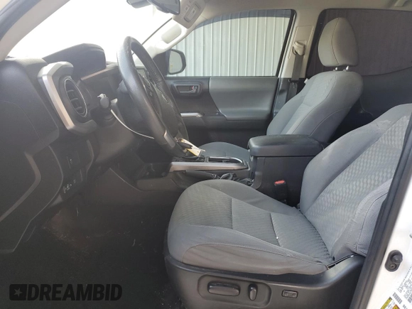 2021 Toyota Tacoma SR5 z VIN 3TMBZ5DN6MM031399, wystawiony jako Copart lot #82078704 z przebiegiem 139 358 mil mil oraz Czysty tytuł • Clean title. Historia ofert i sprzedaży dostępna na DreamBid. Obrazek 7.